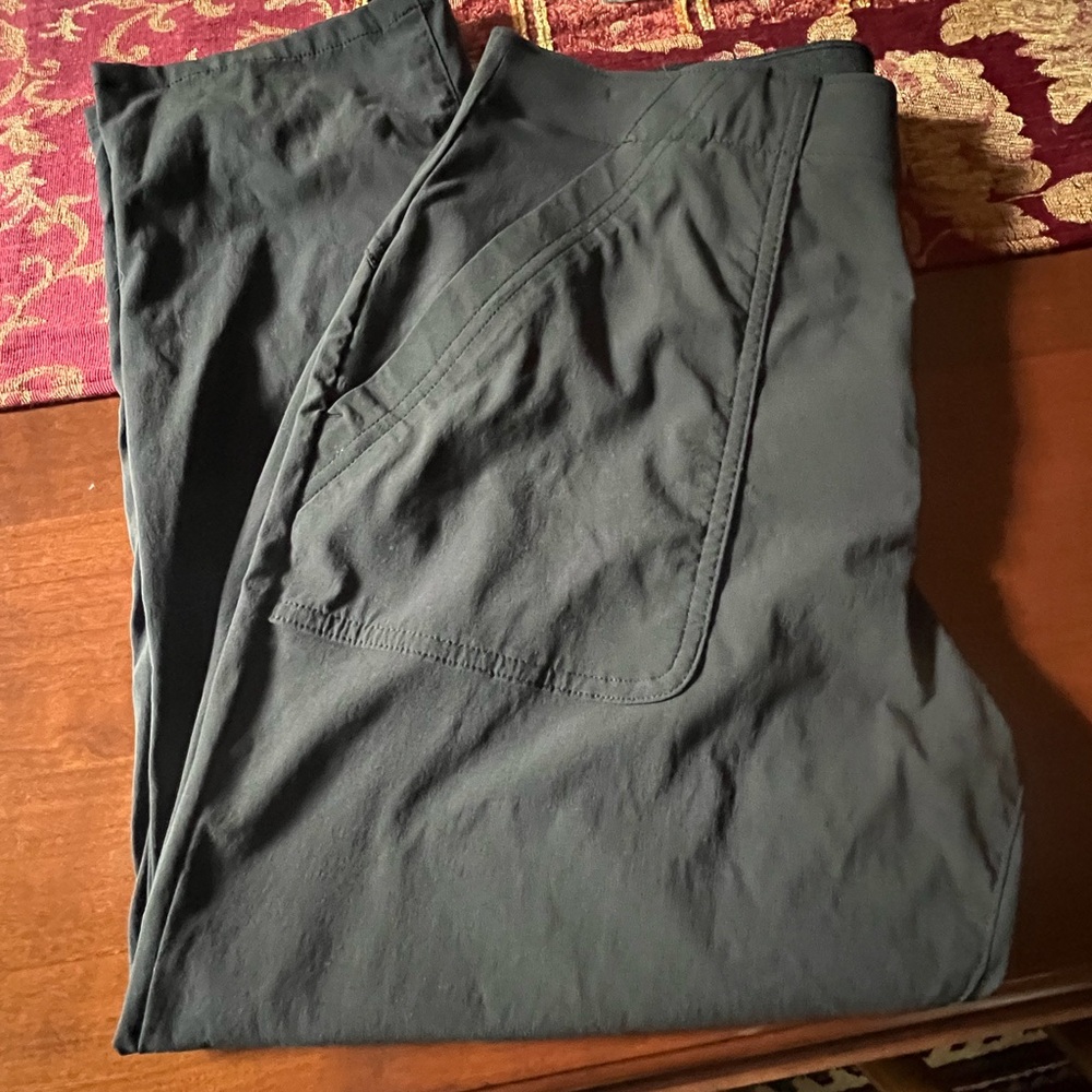 Women’s Eddie Bauer Horizon ankle length pants